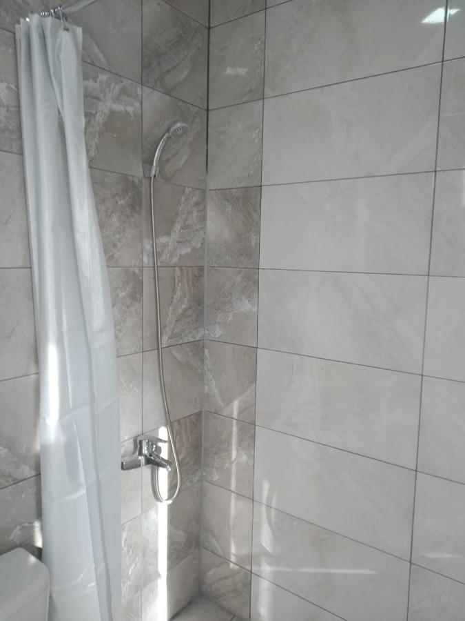 Na Shapsug Guest House Gagra Buitenkant foto