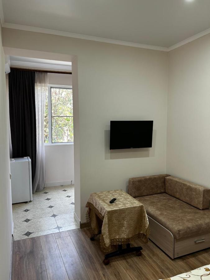 Na Shapsug Guest House Gagra Buitenkant foto