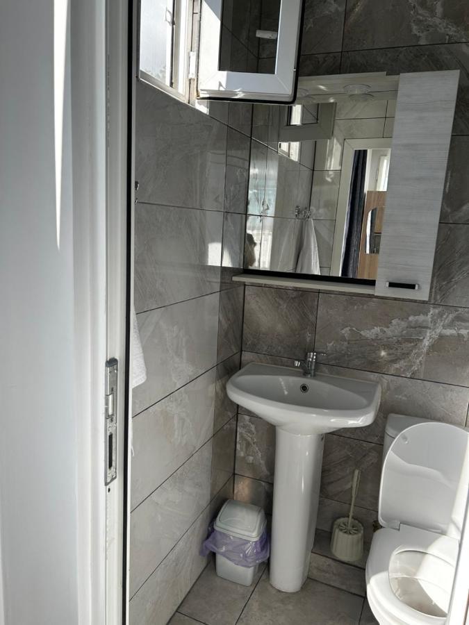 Na Shapsug Guest House Gagra Buitenkant foto