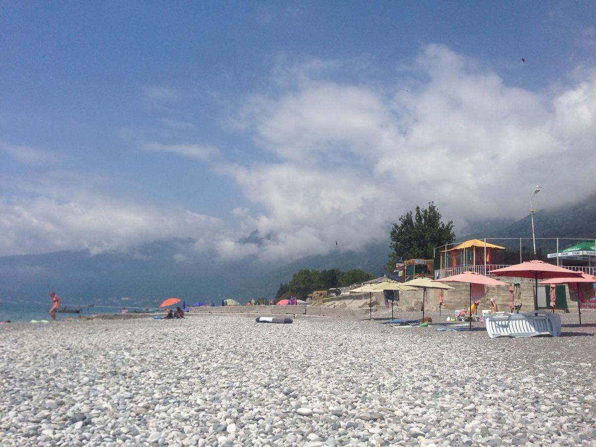 Na Shapsug Guest House Gagra Buitenkant foto